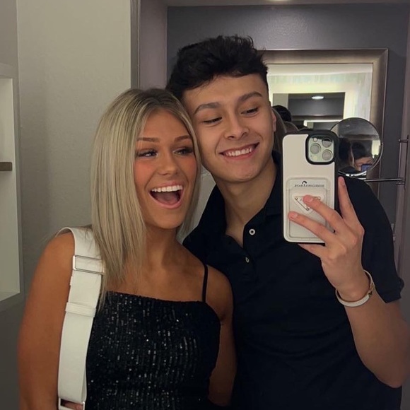 Meet your Posher, Carlos - Picture 1 of 1